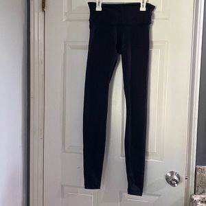Lululemon size 4 7/8 midi